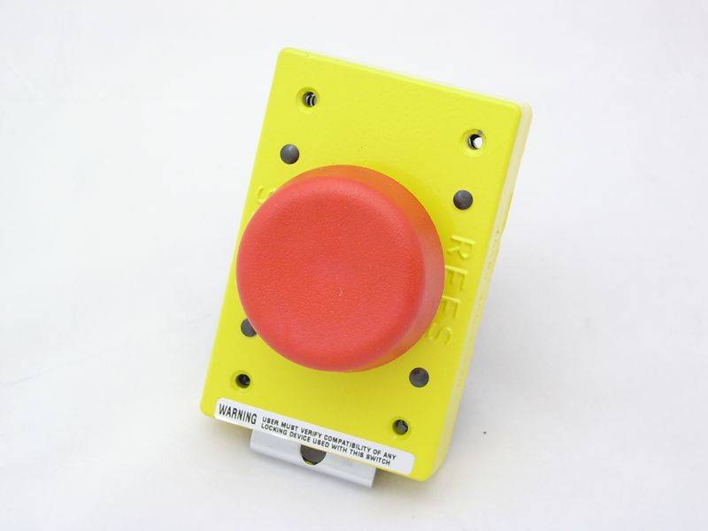 REES 02182-002 Heavy Duty Rectangular Non-Illuminated Pushbutton Switch With Spring Latch, 2-1/4 in, 1NC-1NO Contact, Slow-Make/Slow-Break Contact, Hand Operator, Red/Yellow